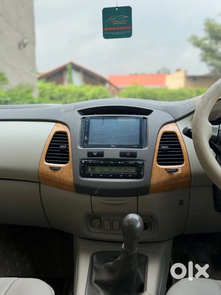 Toyota Innova 2.5 Vx 7 Seater Bs Iv, 2010, Diesel