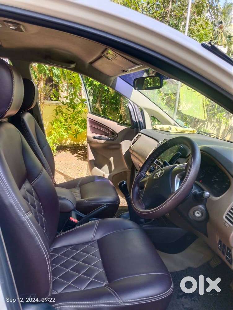 Innova 8 Seater