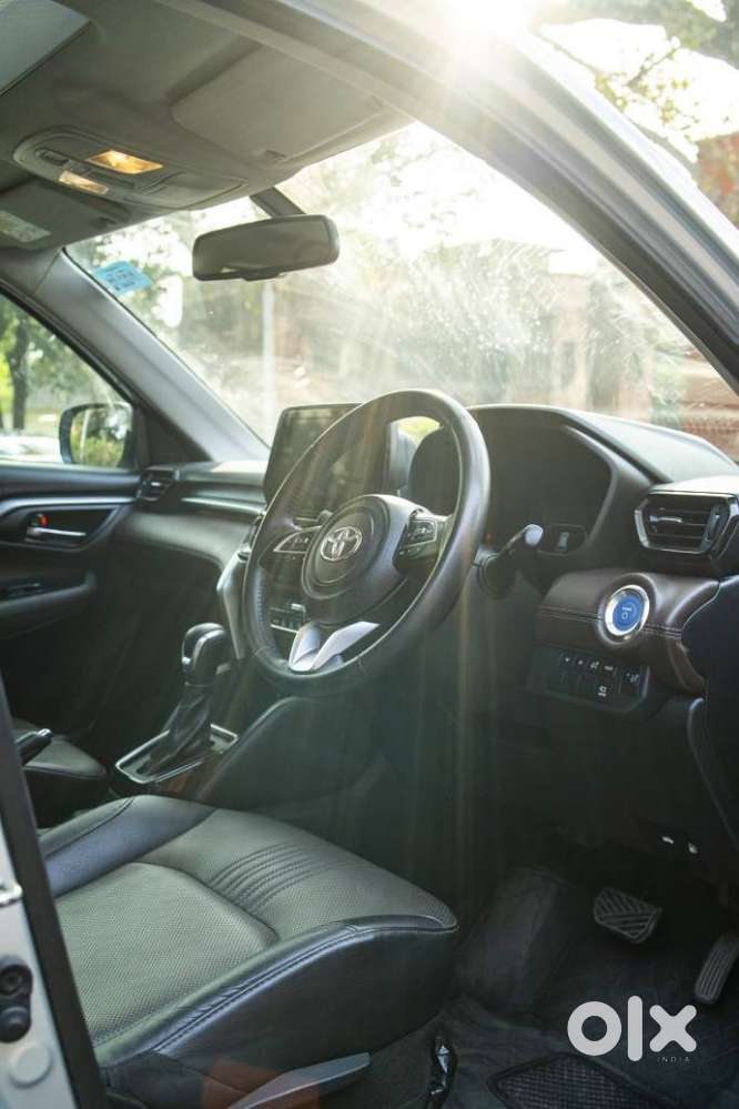 Toyota Urban Cruiser Hyryder, 2023, Petrol