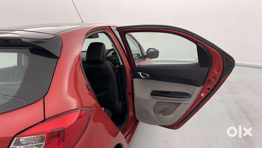 Tata Tiago 1.2 Revotron Xz Plus Dual Tone, 2019, Petrol