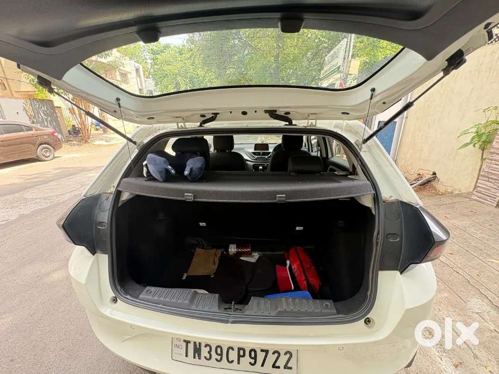 Single Owner, Power Steering, Reverse Camera, Ceramic Coating,
