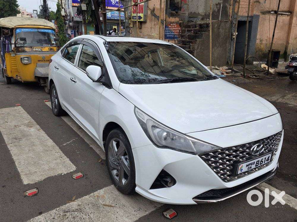 Hyundai Verna Sx 1.5 Petrol Ivt, 2022, Petrol