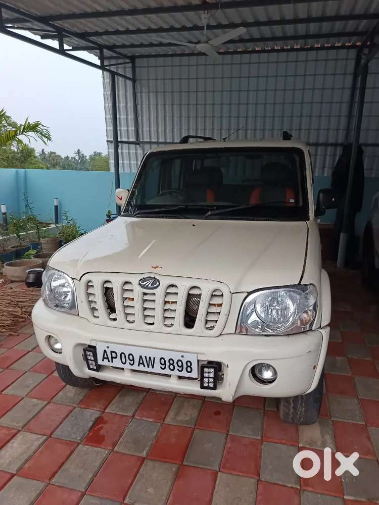 Mahindra Scorpio 2005