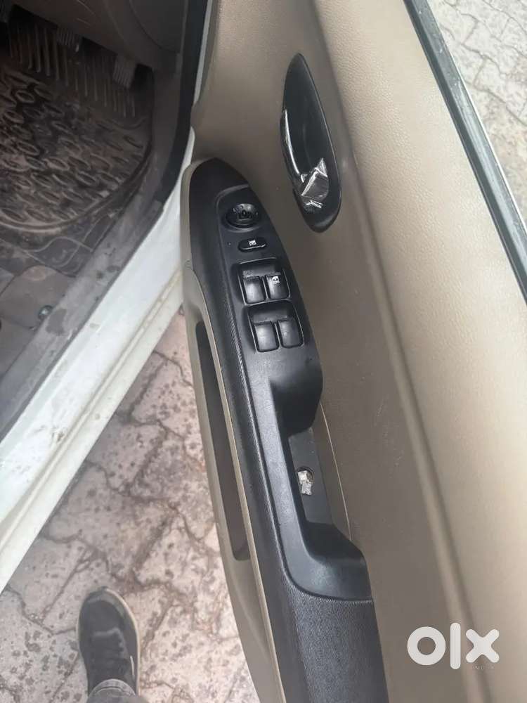 Hyundai I10 Sportz 2011