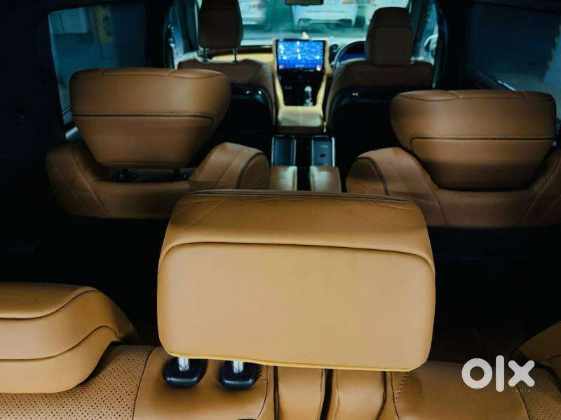 Toyota Vellfire Vip – Executive Lounge, 2024