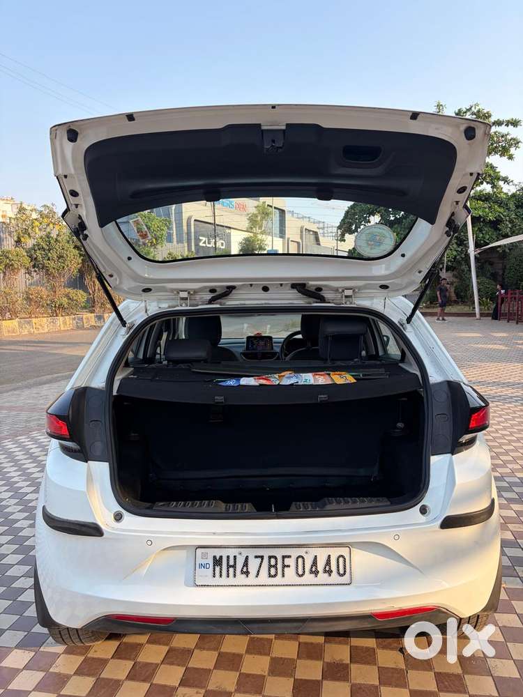 Tata Altroz Xz, 2022, Petrol