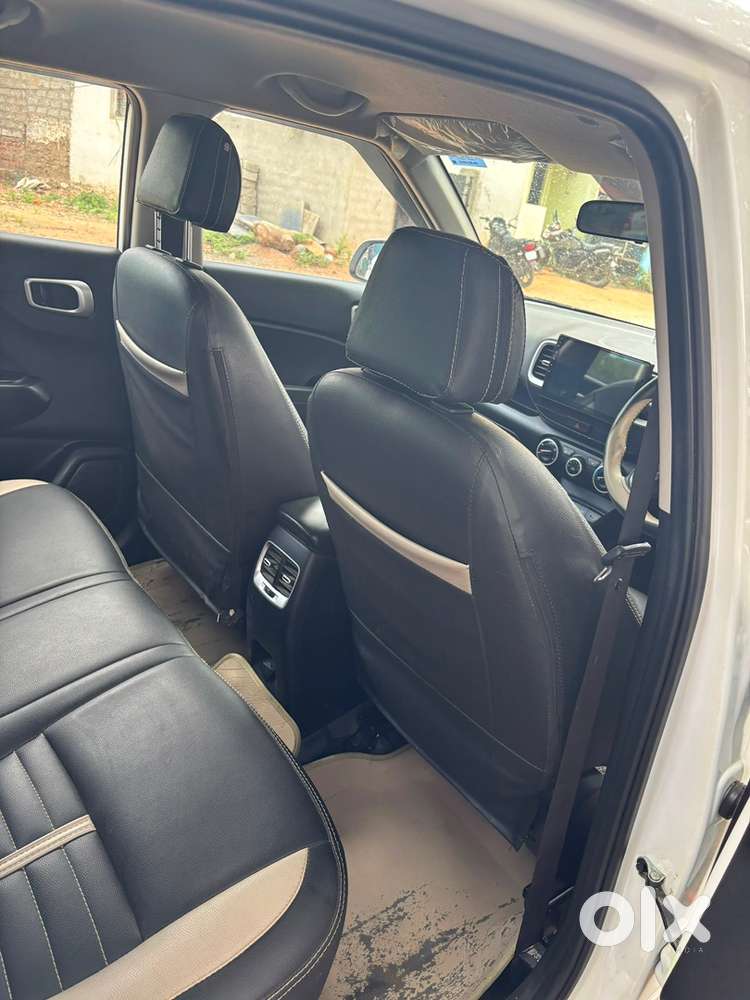 Hyundai Venue Petrol Manual 2022 Year