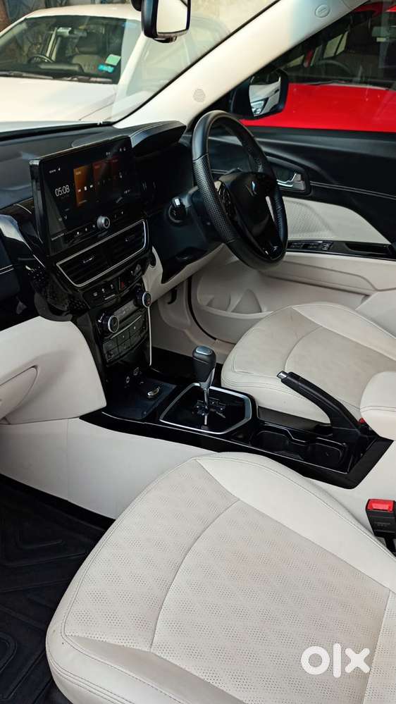 Mahindra Xuv 3xo Ax7 Diesel Mt, 2025, Diesel