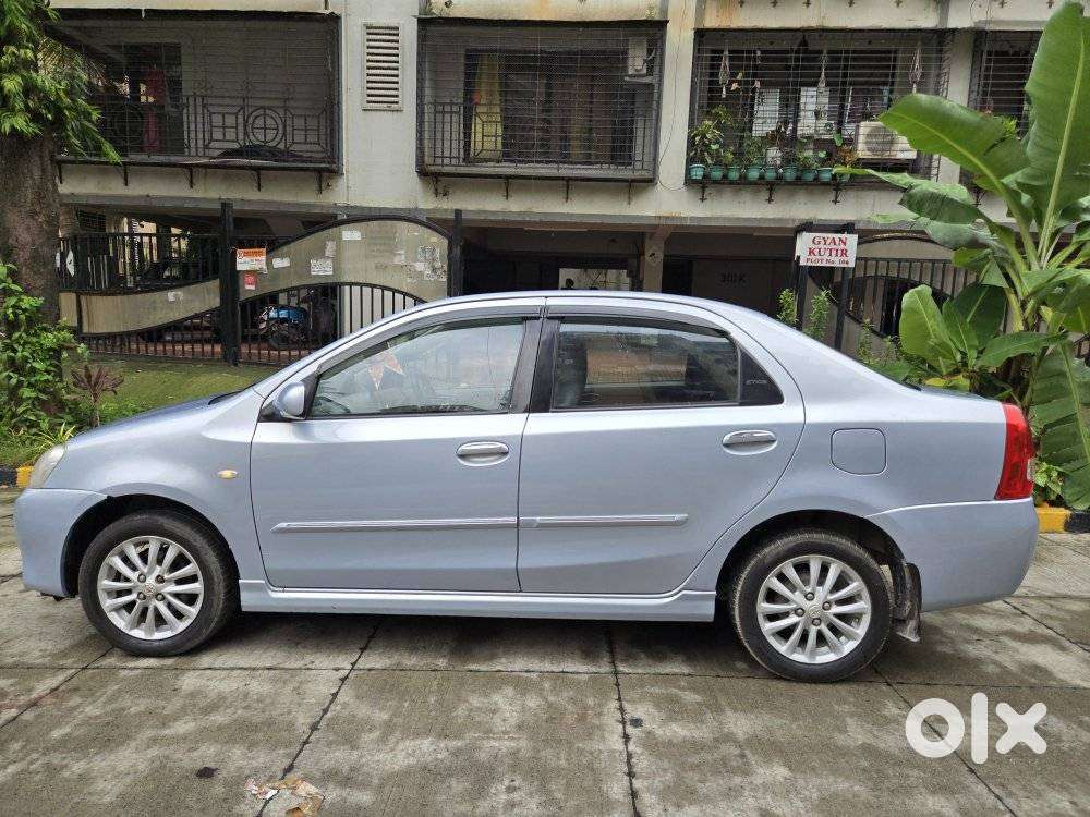 Toyota Etios V, 2011, Petrol