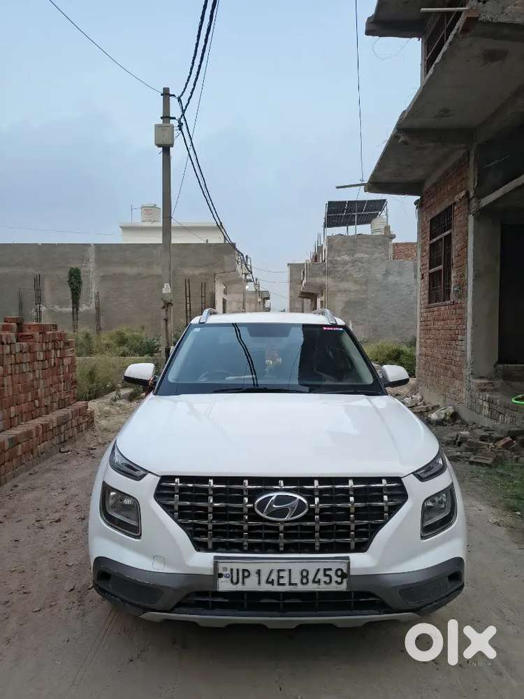 Venue
2020 Model
White Colour
1st Owner
Good Condition
