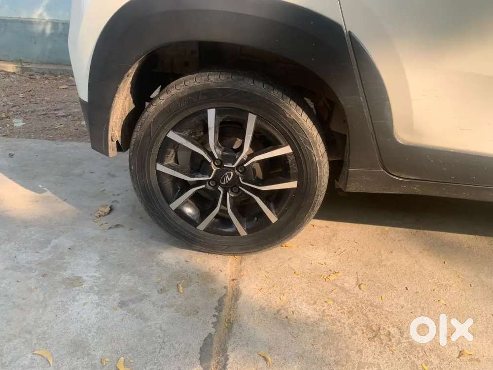 Mahindra Kuv 100 - 2017