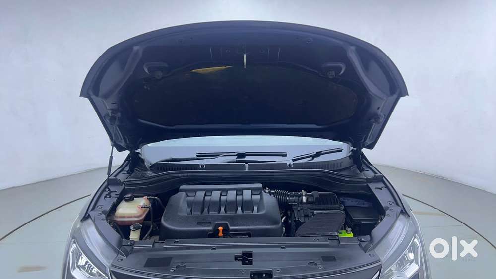 Mahindra Xuv700 2.0 Ax 7 Petrol At Luxury Pack Str, 2021, Petrol