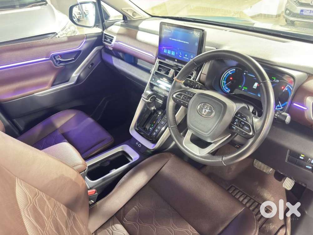 Toyota Innova Hycross 2.0 Zx (o) Hybrid 7 Str, 2024, Petrol