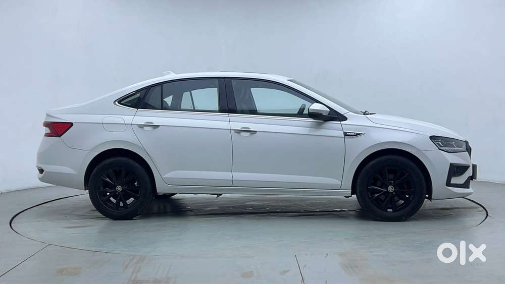 Skoda Slavia Style 1.0l Tsi At, 2022, Petrol