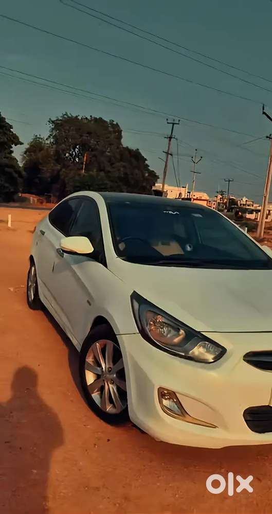Hyundai Fluidic Verna 2011 Diesel 145000 Km Driven Price 185000