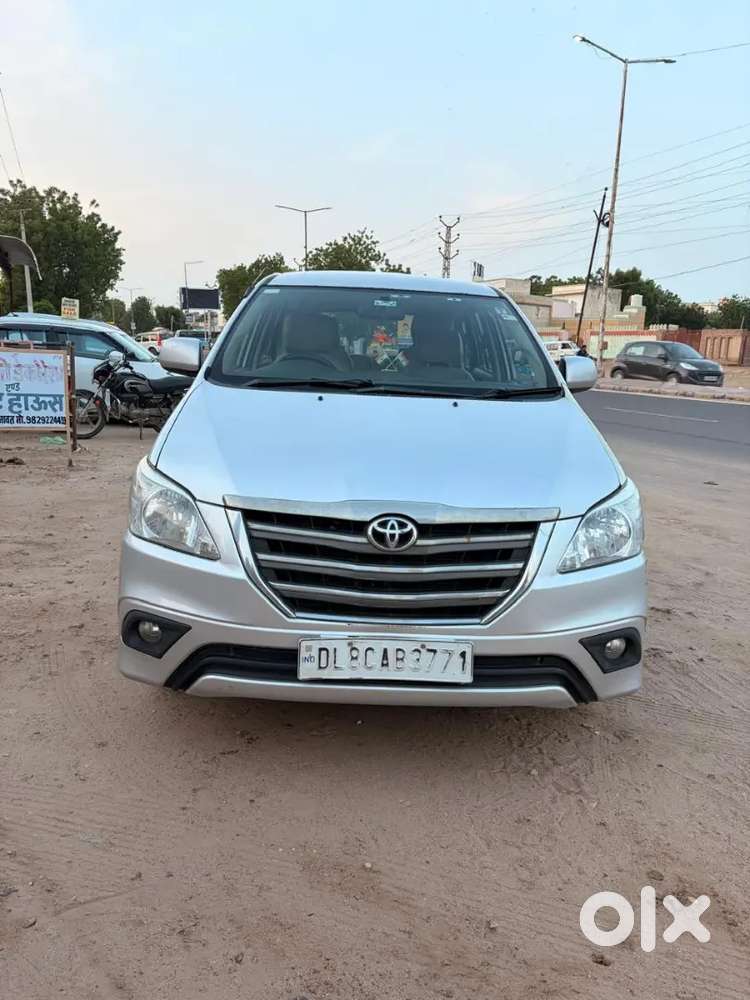 Toyota Innova 7 Str 2014