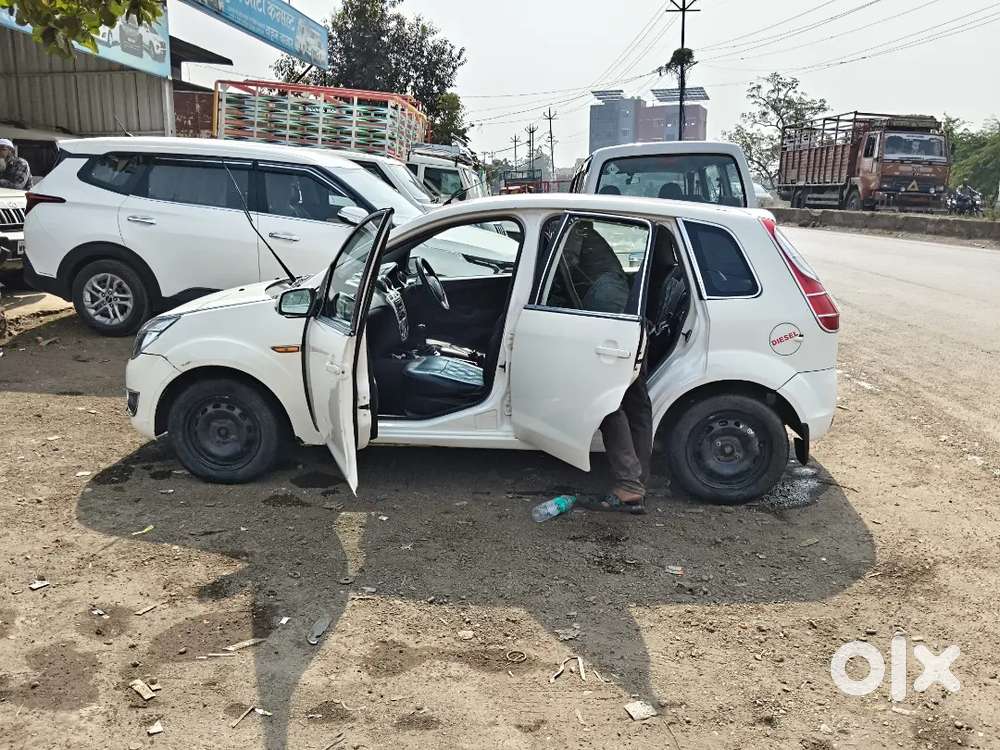 Ford Figo Diesel 2011 New Tyre, New Battery Well Maintain Family Car