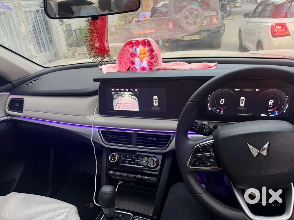 Mahindra Xuv700 Petrol 2025