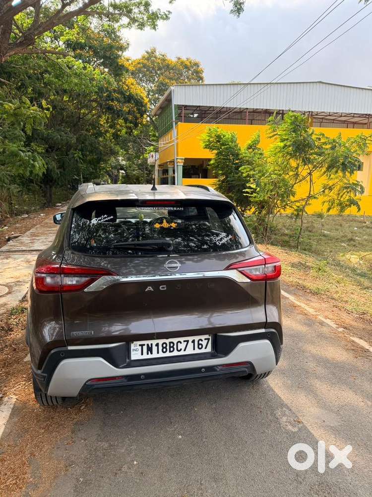 Nissan Magnite Modern Suv Petrol Good Condition