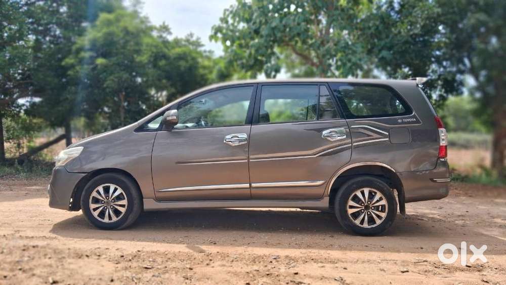 Toyota Innova 2.5 Vx 7 Seater Bs Iv, 2015, Diesel