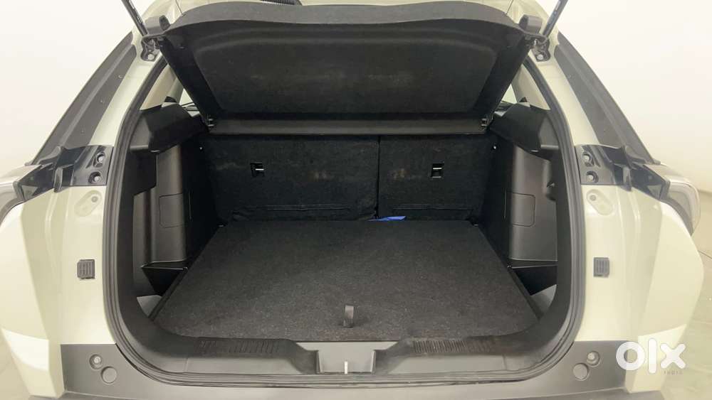 Maruti Suzuki Grand Vitara 1.5 Delta Smart Hybrid At, 2025, Petrol