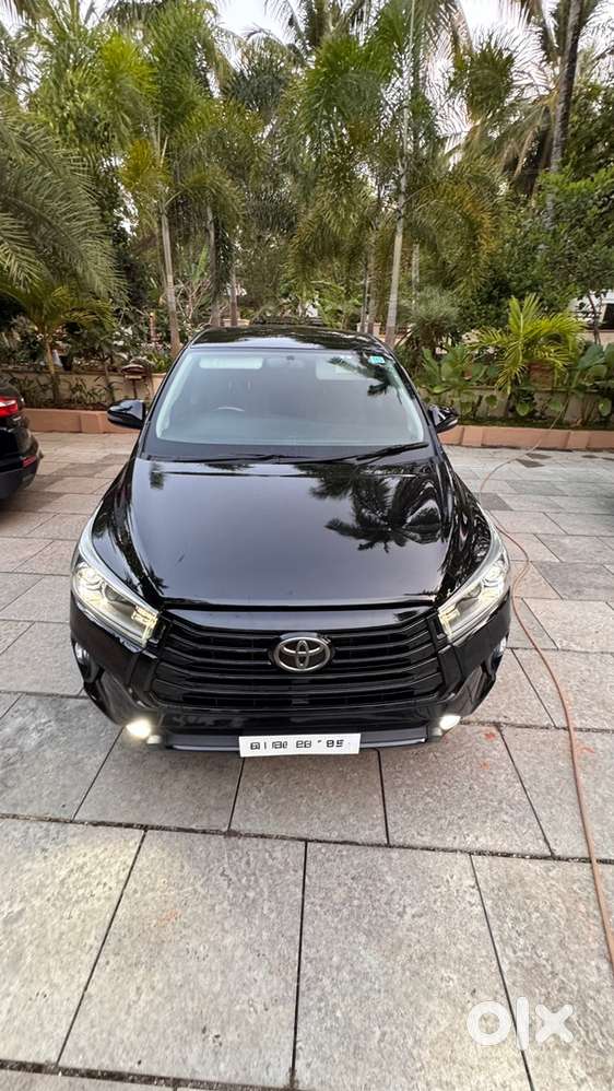 Crysta 2.8 Z Showroom Condition