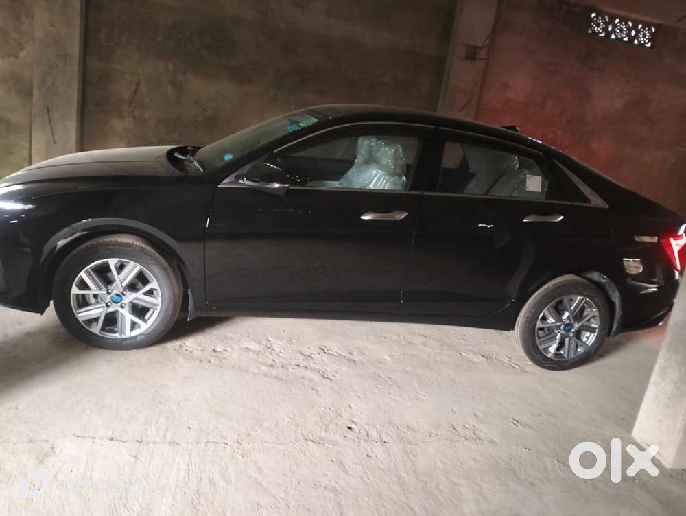 Hyundai Verna 1.5 Mpi Mt Sx (o), 2023, Petrol