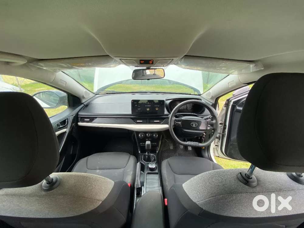 Tata Nexon Pure (s) 1.2 Petrol 6amt, 2025, Petrol