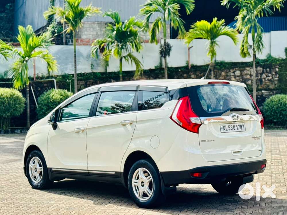 Mahindra Marazzo M6, 2019, Diesel