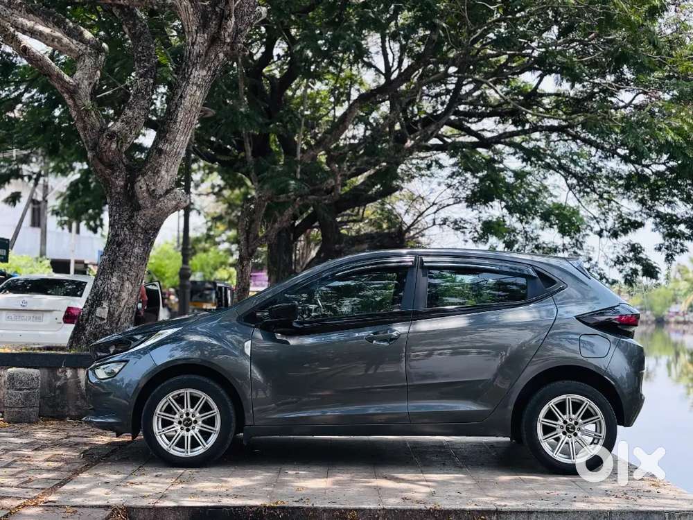 Tata Altroz Petrol Well Maintained
