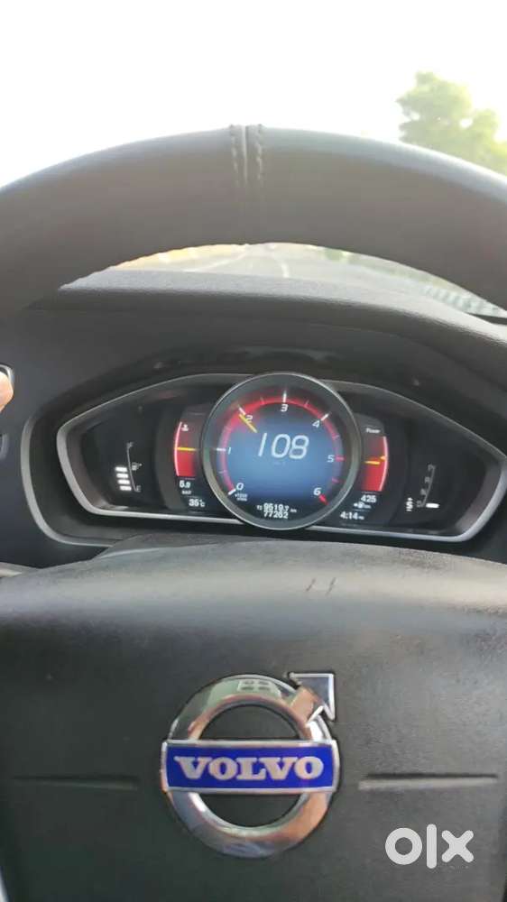 Volvo V40 2015 Diesel 78000 Km Driven
