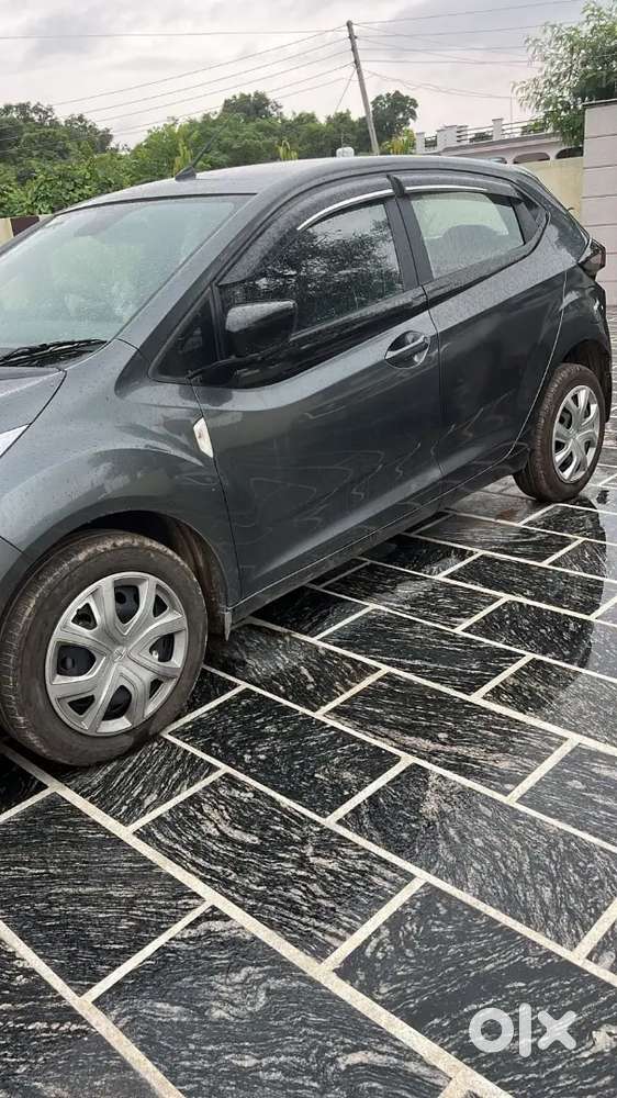 Tata Altroz 2023 Petrol Well Maintained