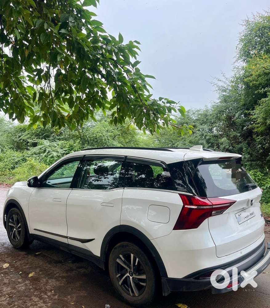 Mahindra Xuv700 2.0 Ax 5 Petrol Mt Str, 2022, Petrol