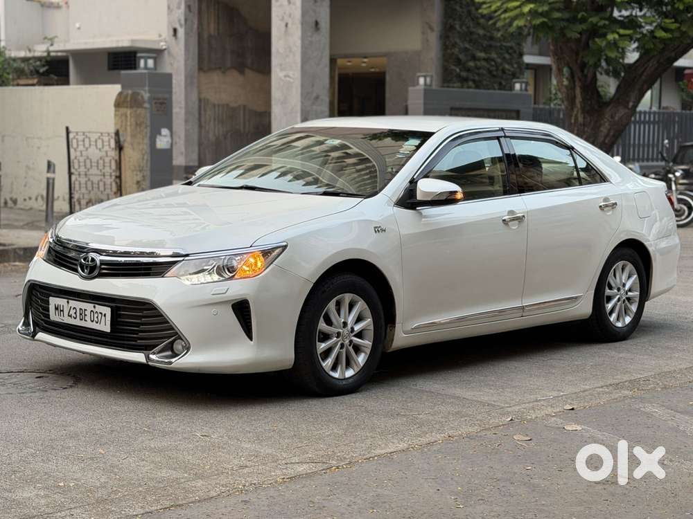 Toyota Camry [ ] 2.5 L At, 2016, Petrol