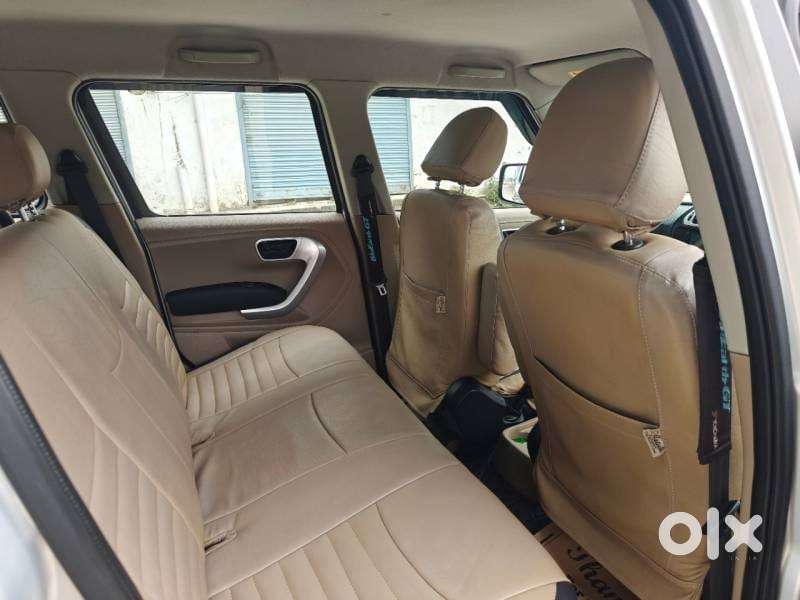 Mahindra Tuv 300 T10, 2018, Diesel