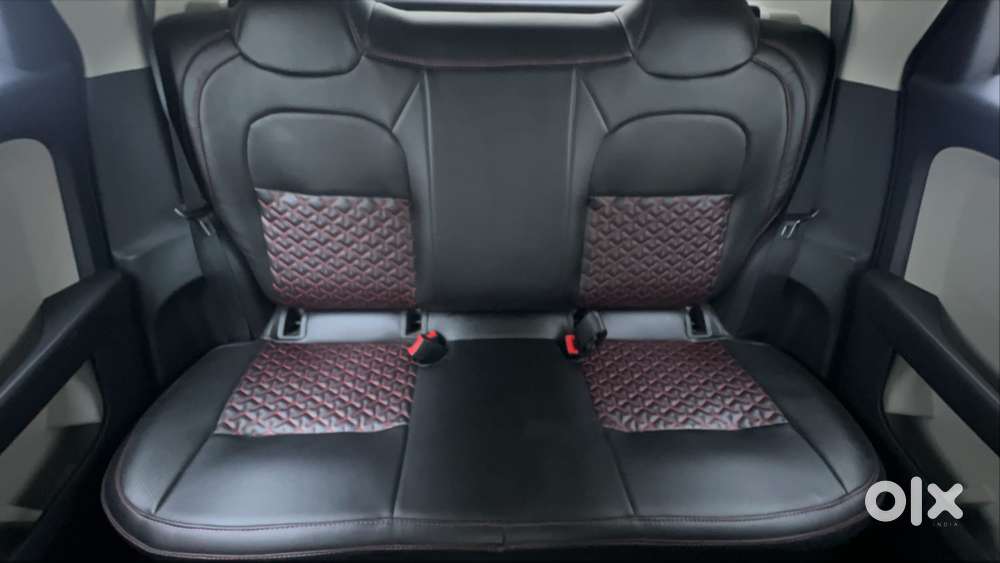 Tata Altroz Xma Plus (s), 2025, Petrol