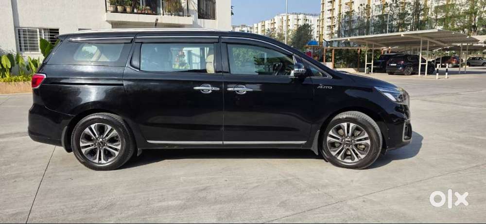 Kia Carnival (2023) Limousine Plus 7