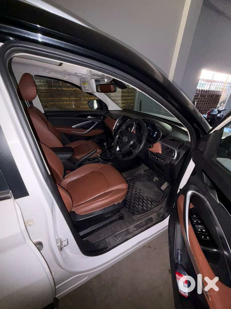 Mg Hector Plus 2022