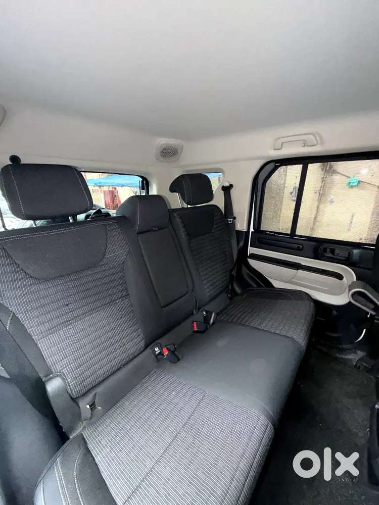 Mahindra Thar Roxx Petrol 2025