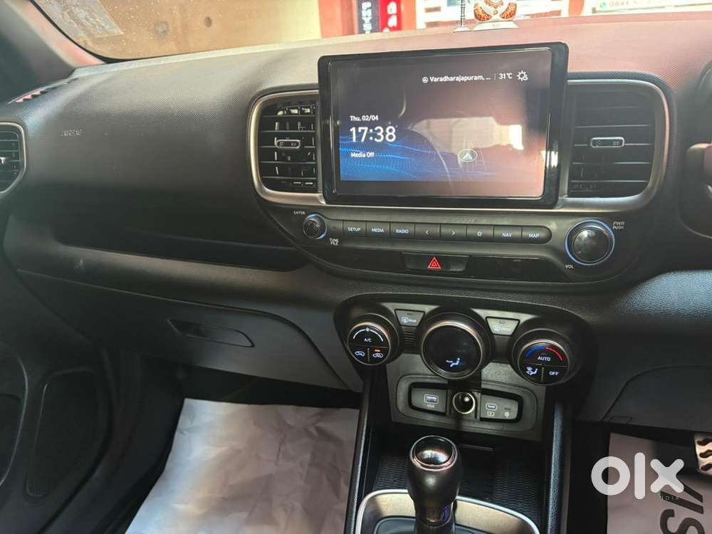 Hyundai New Venue 2024 Petrol Well Maintained