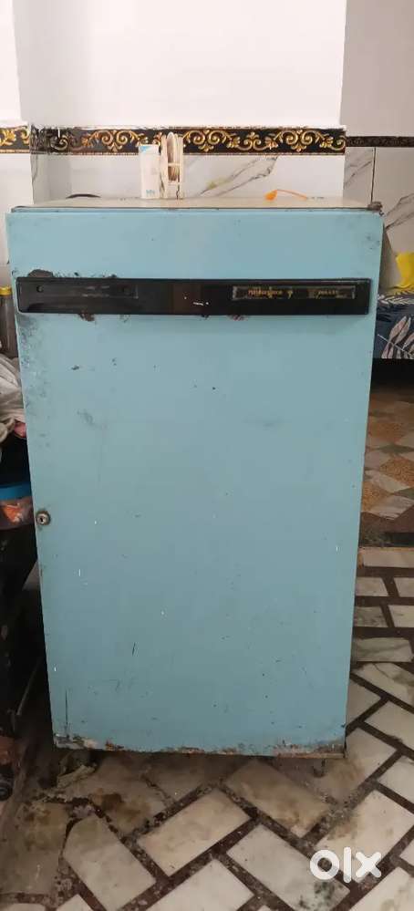 Kelvinator 165 ltr in proper working condition