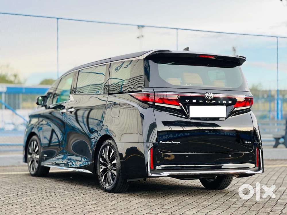 Toyota Vellfire Vip – Executive Lounge, 2026, Petrol