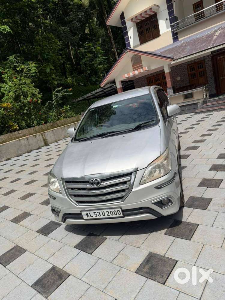 Toyota Innova 2012 V Option