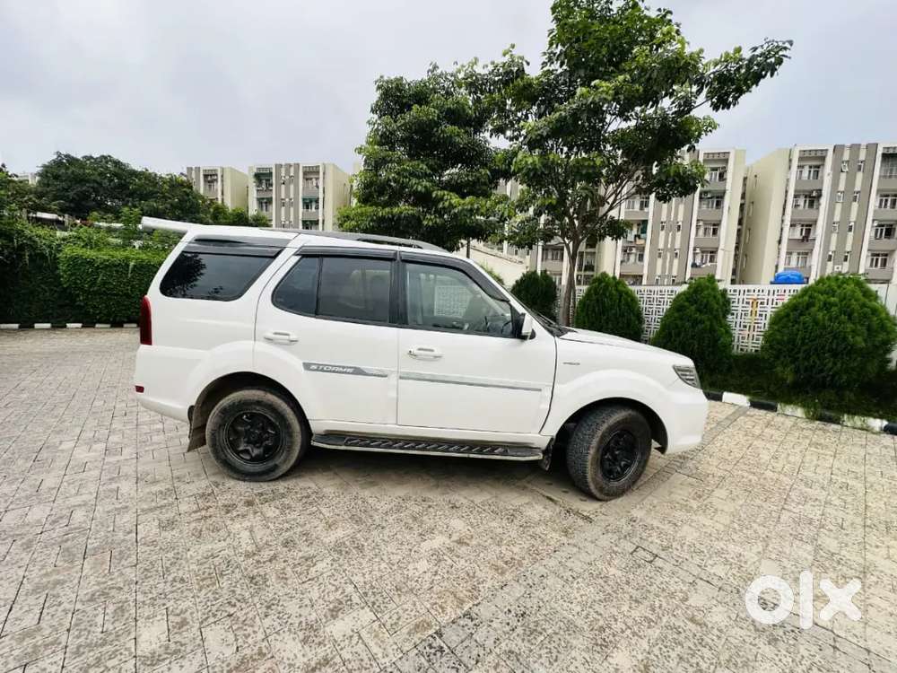 Hr30 Registered Tata Safari Storme 2017 Diesel Well Maintained