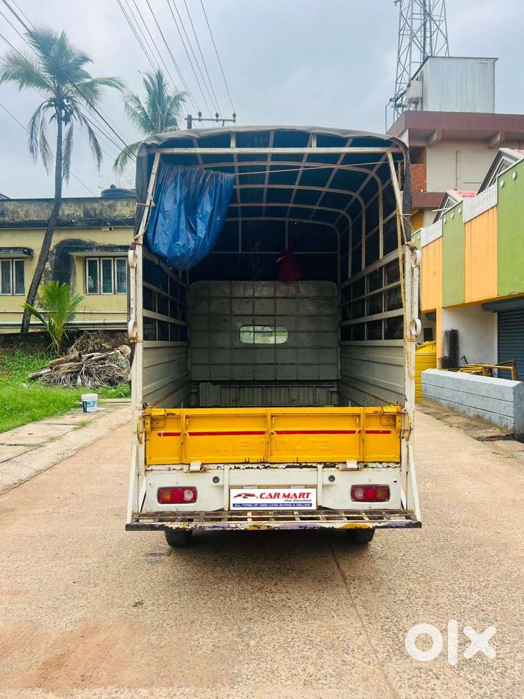 Mahindra Jeep, 2022, Petrol