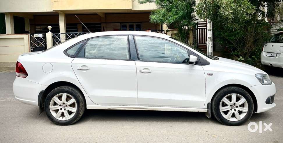 Volkswagen Vento 2010-2013 Petrol Highline, 2011, Petrol