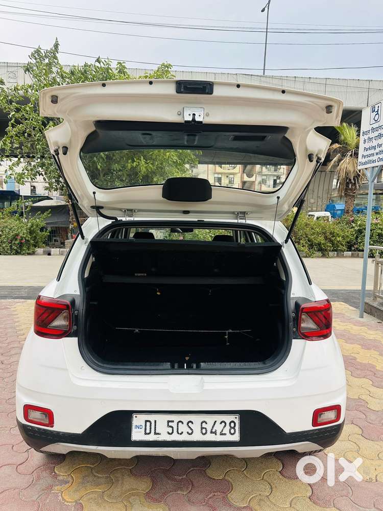 Hyundai Venue 1.2 S (o), 2021, Petrol