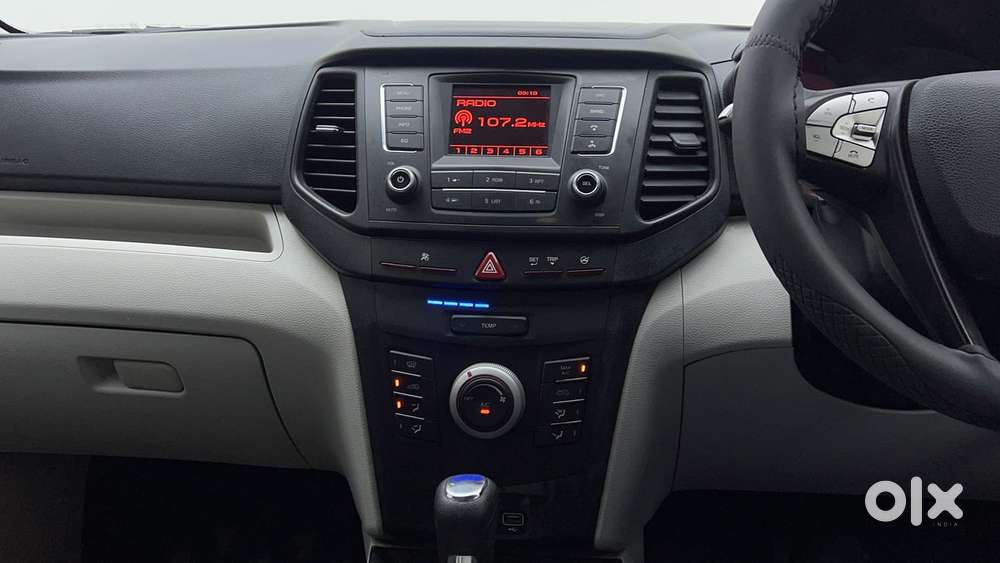 Mahindra Xuv300 1.2 W6 Amt Petrol, 2022, Petrol