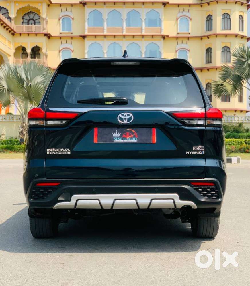 Toyota Innova Hycross 2.0 Zx (o) Hybrid 7 Str, 2023, Petrol