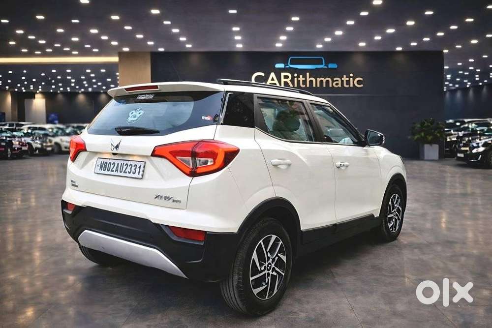 Mahindra Xuv300 1.2 W8 (o) Amt Petrol, 2023, Petrol